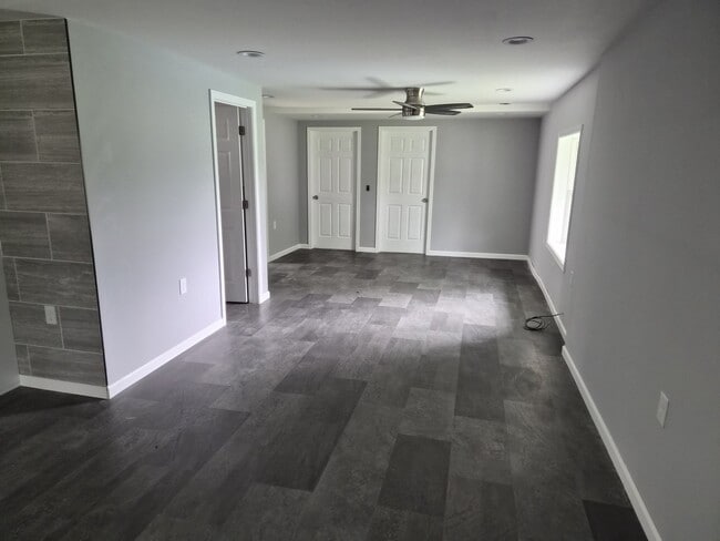 Photo - 3294 Charles St