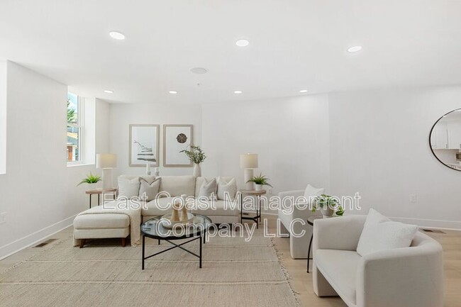 Building Photo - 1601 Portugal St