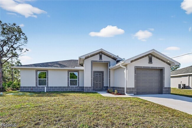 Photo - 2905 38th St W