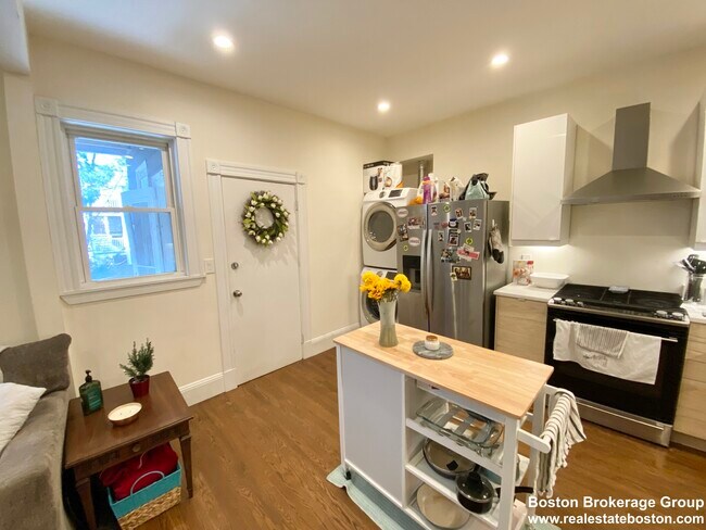 Photo - 106 Buttonwood St Unidad 2