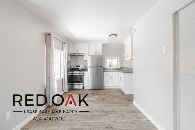 Photo - 810 W 42nd Pl Unit 810