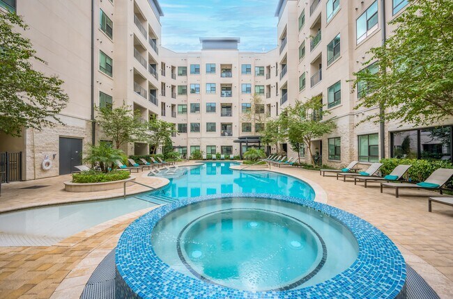 DSC_7329_30_31 - The Millennium Six Pines