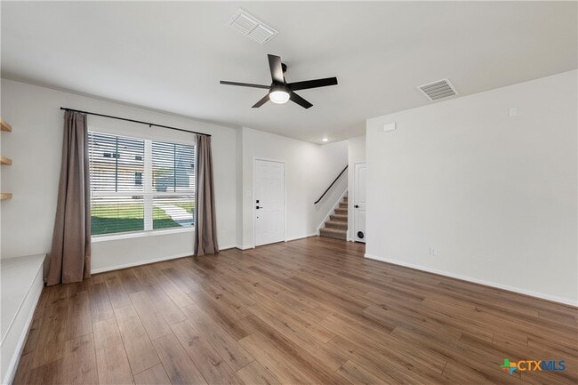 Photo - 209 Villars Dr