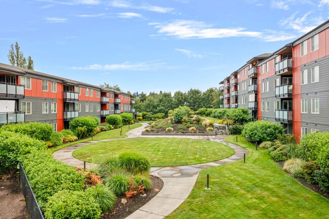 NE Seattle ~ Magnuson Condo - NE Seattle ~ Magnuson Condo