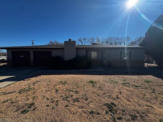 Photo - North Valley Charmer on Large Lot Near Historic 4th Street