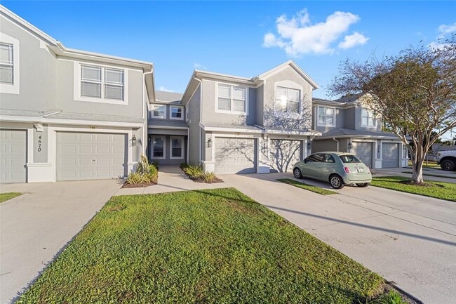 Building Photo - 4570 SW 52nd Cir Unit 107