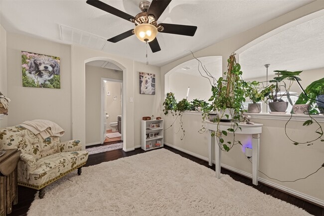 Photo - 121 Fairport Ct