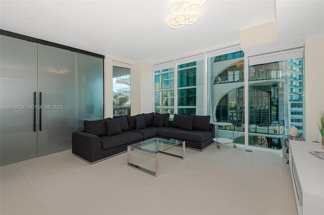 Building Photo - 1040 Biscayne Blvd Unit 1108