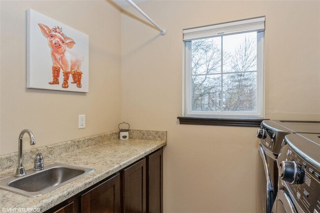 Photo - 440 3rd Ave Unidad 3