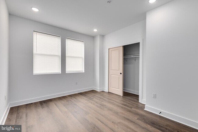 Photo - 927 N 42nd St