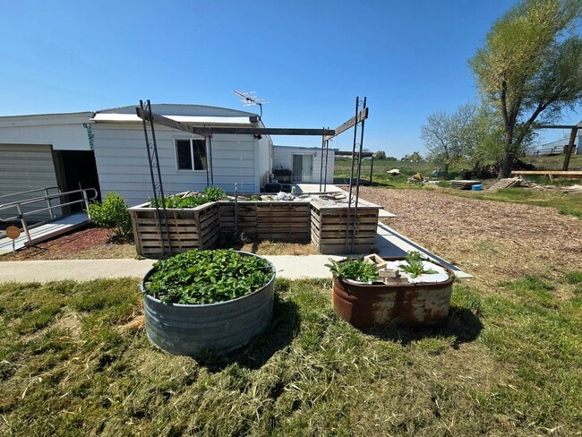 Photo - 3 Bed, 1.5 Bath Country-Home on 5 Acres
