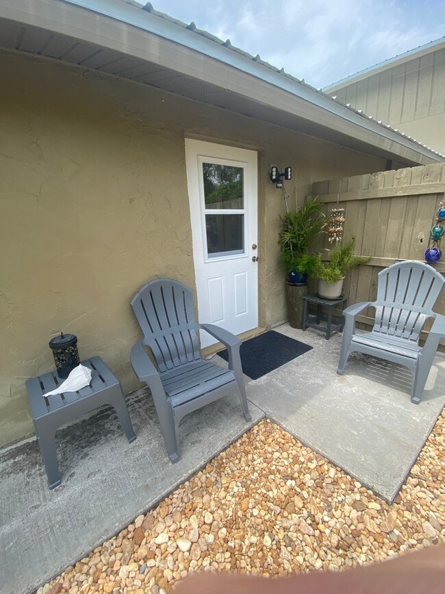 Entry door - 5344 Caldwell St Unit C