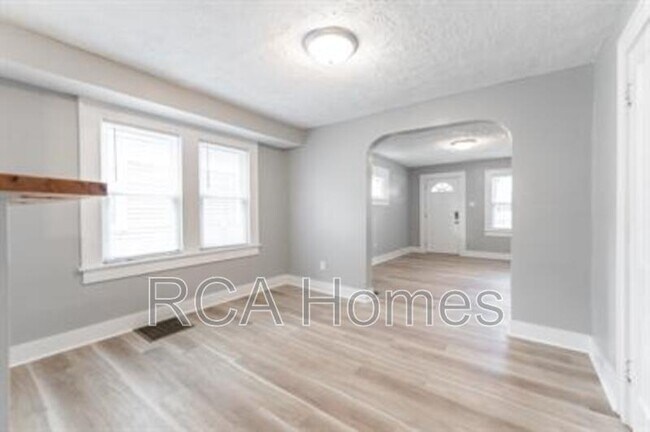 Photo - 1425 N Olney St