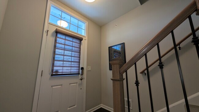 3S140 Barkley Ave