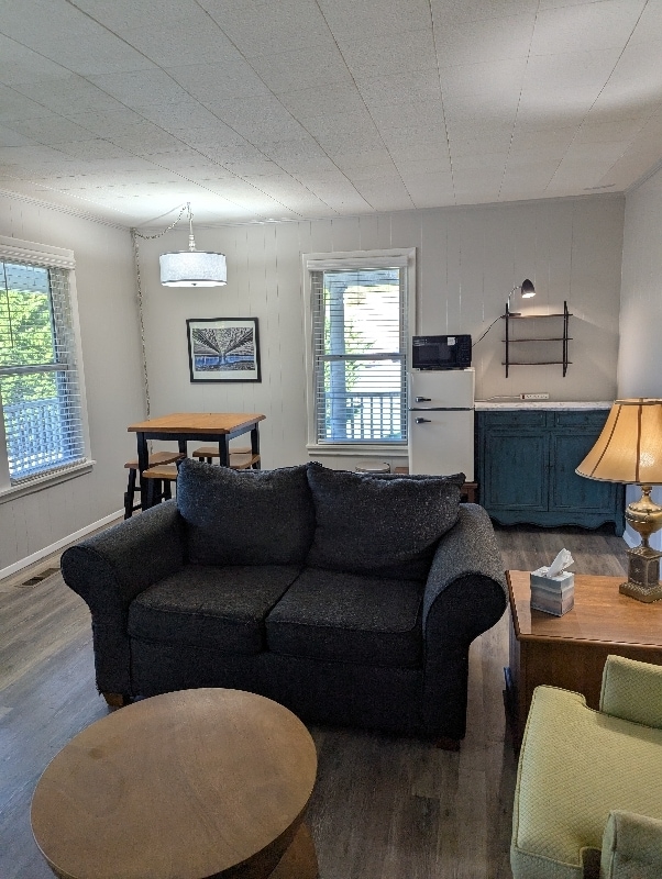 Photo - 6 E Glade St