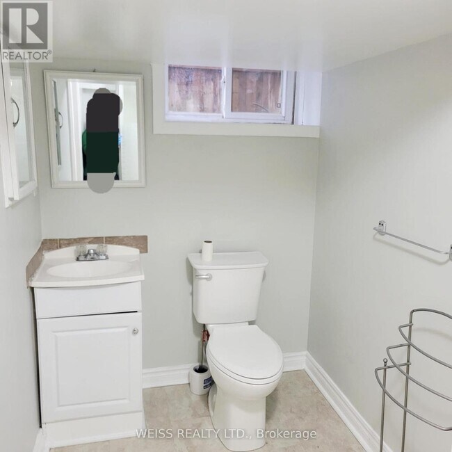 Photo - 76 Charleswood Dr