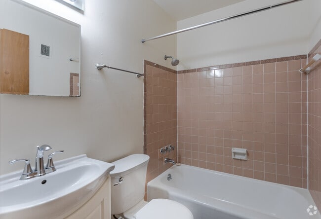 1HAB, 1BA - Packard Glen Apartments