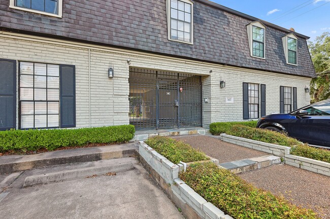 Building Photo - 3402 Garrott St Unit 15