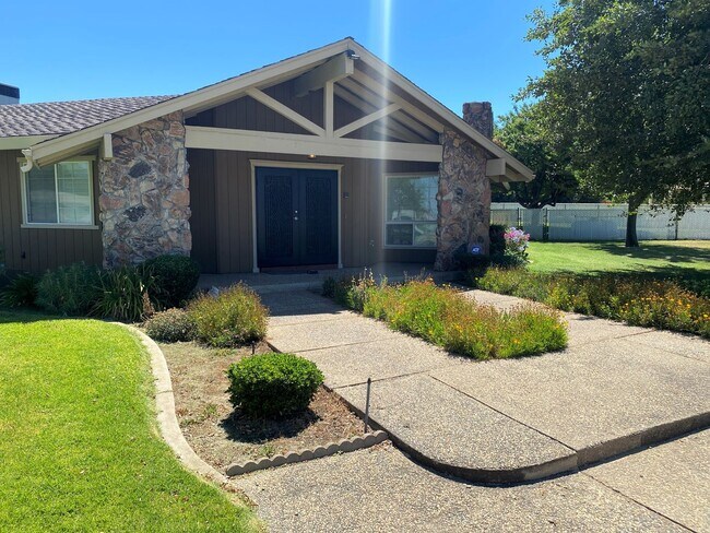 Photo - BEAUTIFUL HOME  in North Merced -Country l...