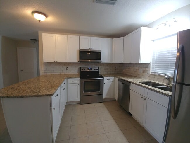 Cocina - 4458 County Road 472 Unidad B