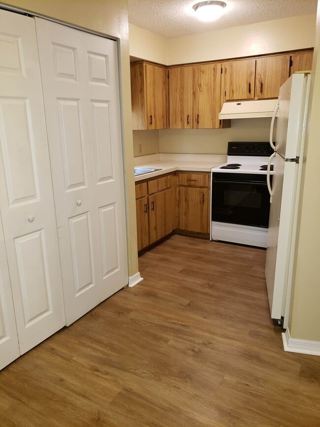Photo - Adorable 2/1 - Walk to Downtown!!!!