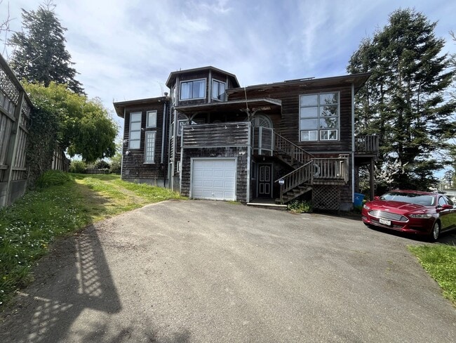 Photo - 3747 Trinity St Unidad 3747 Trinity [PRM: Henry]