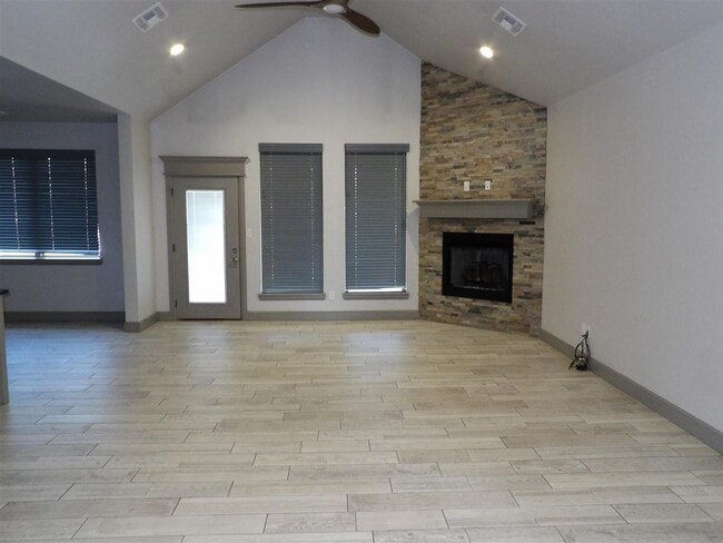 Photo - 3914 NE Realtree Dr