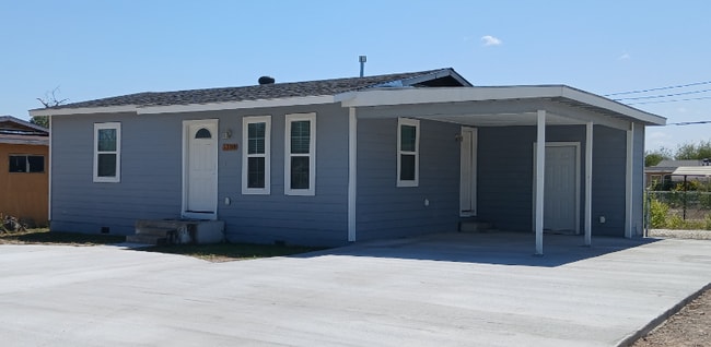 Building Photo - 1708 Ave B Rental