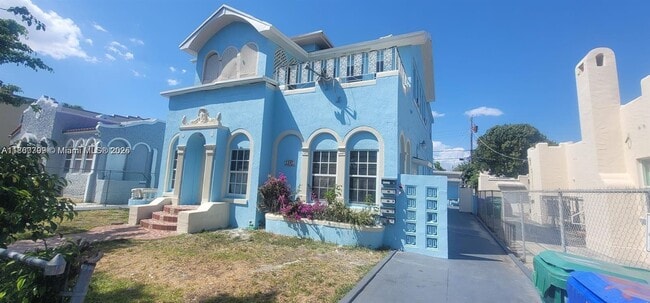 Building Photo - 1845 SW 11th St Unit 3 Rental