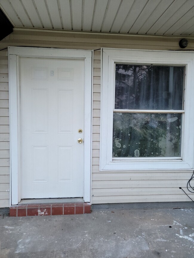 Photo - 8327 Ned Ave Unidad D