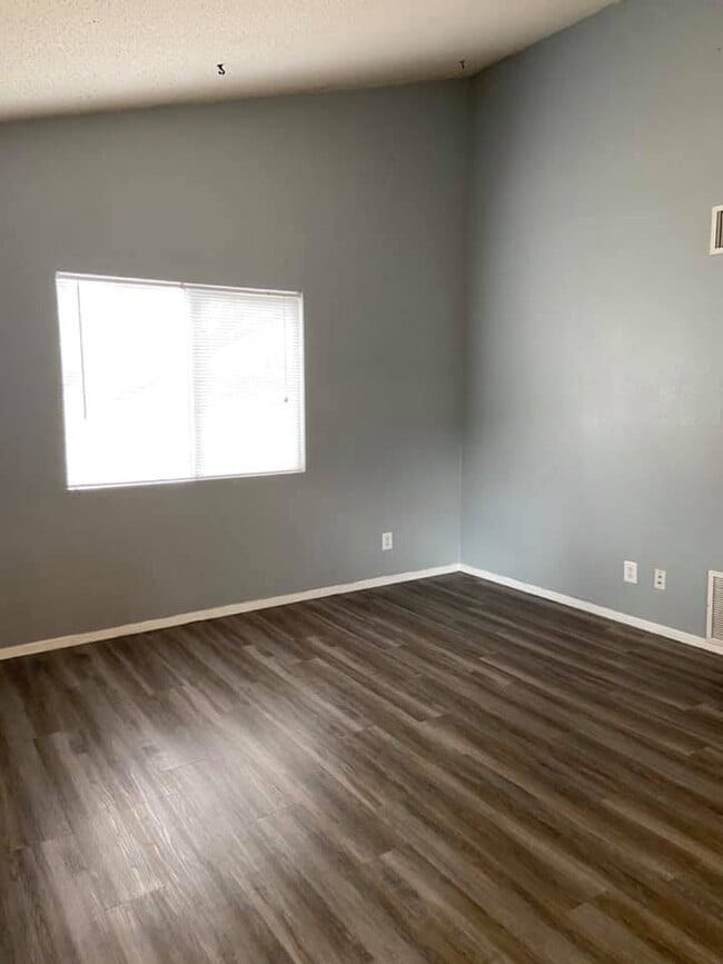 1 BR 1 BA