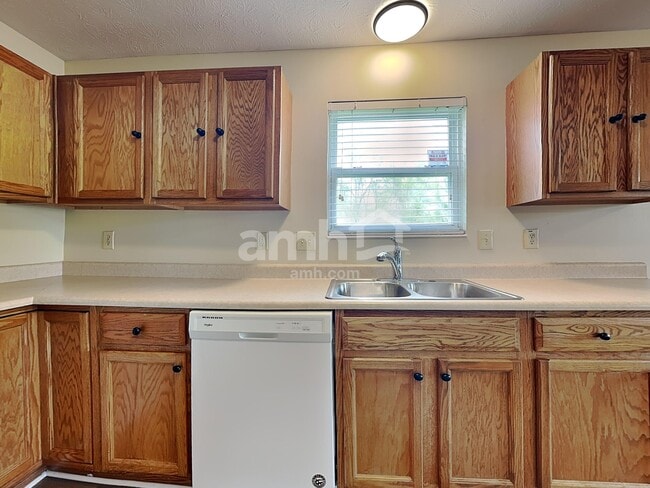 Photo - 200 Hedgington Ct