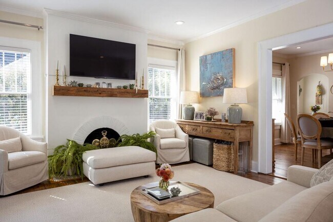 Photo - 801 Durant Pl NE