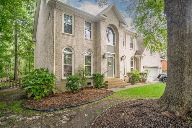 Photo - 821 Loch Island Dr