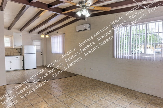 3040 N Sparkman Blvd