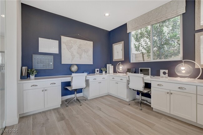 Photo - 1075 N Water St