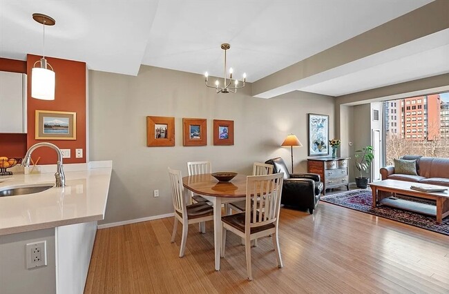 Building Photo - 2 Earhart St Rental