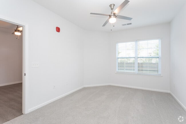 1BR, 1BA - 748SF - Bedroom