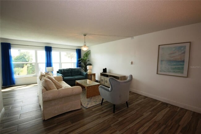 Photo - 1655 S Highland Ave Unidad I282