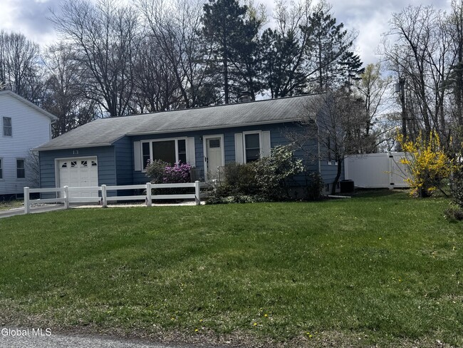 Photo - 13 Richards Dr