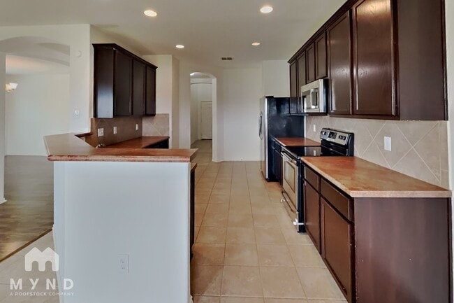 Photo - 440 Stonebrook Dr