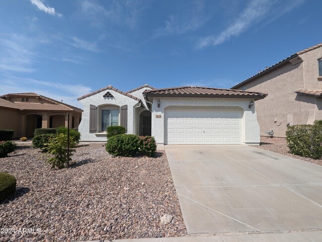Building Photo - 2363 N Smithsonian Dr