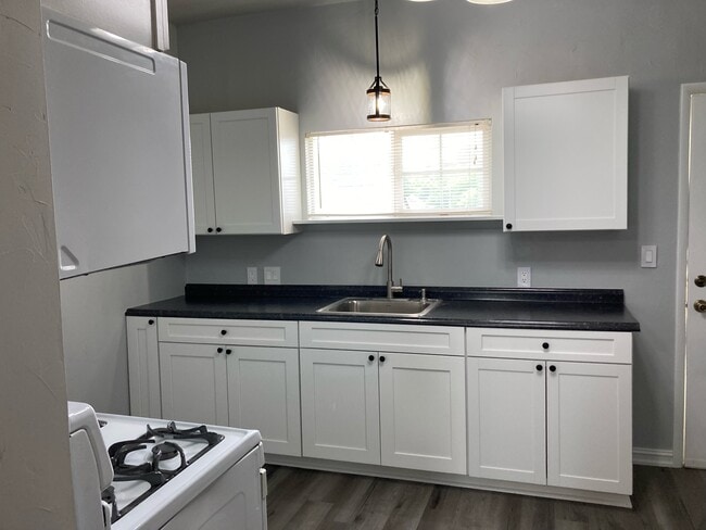 Photo - 211 E Will Rogers Blvd