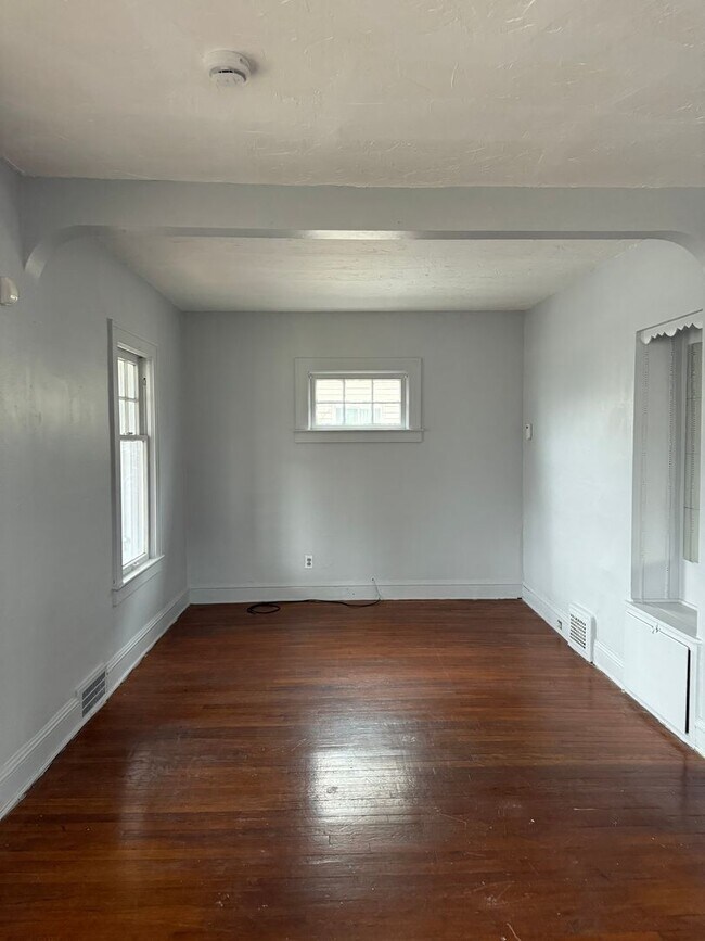 Photo - 3bd Single Cash Pay/Section 8