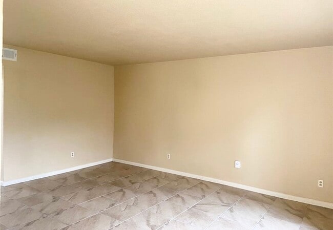 Building Photo - 4211 Benard Ct