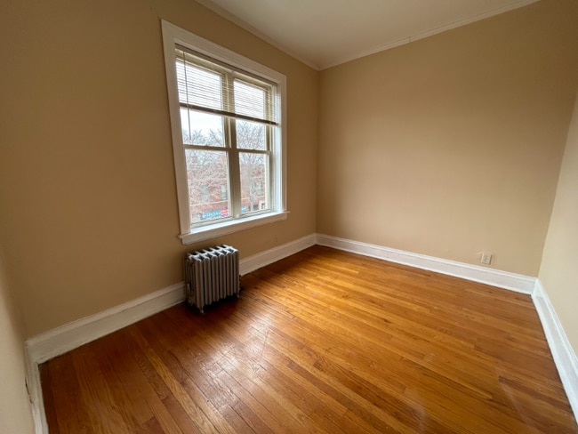 Photo - 4751 N Kenneth Ave Unidad 3