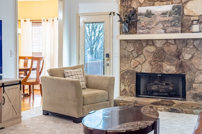 Photo - 530 Waterford Dr Unit SI ID1234803P