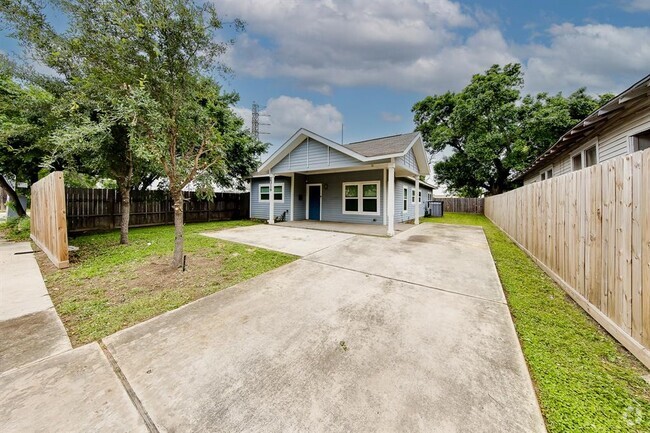 Building Photo - 2316 Elysian St Rental