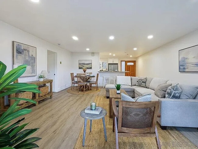 Photo - 8860 Villa La Jolla Dr Unit 217