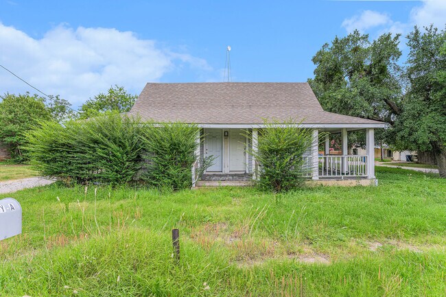 Photo - 111 W Atchley Ave Apartments